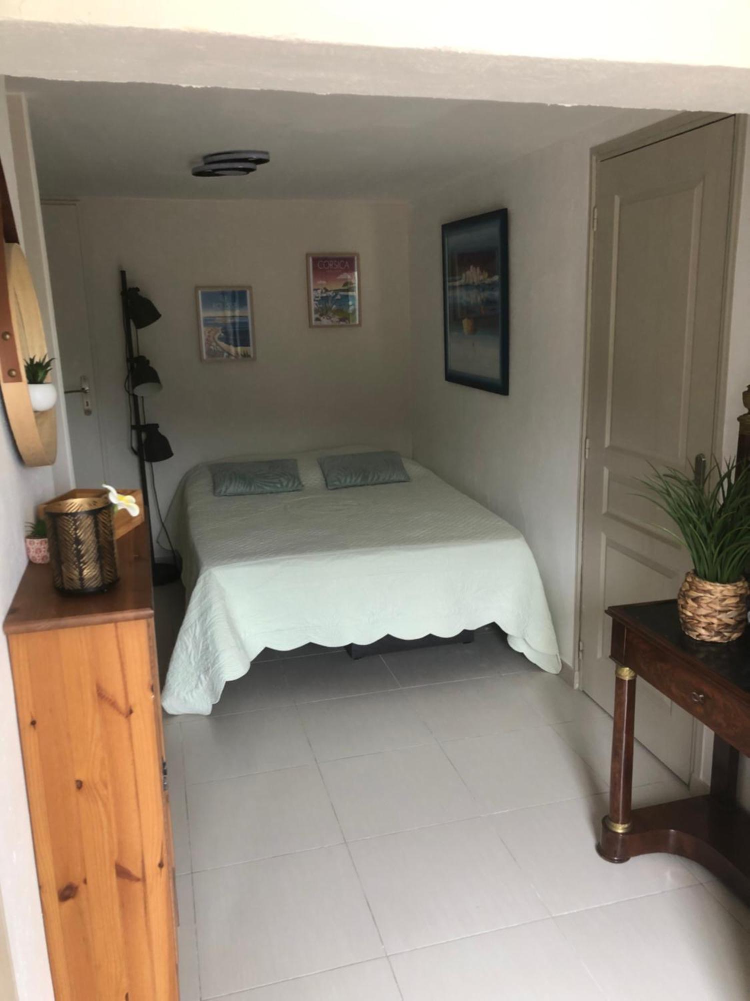 Appartement Dans La Colline Belgentier Екстериор снимка