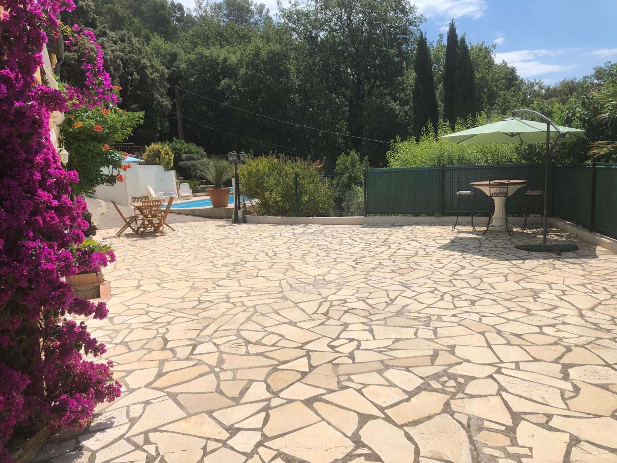Appartement Dans La Colline Belgentier Екстериор снимка